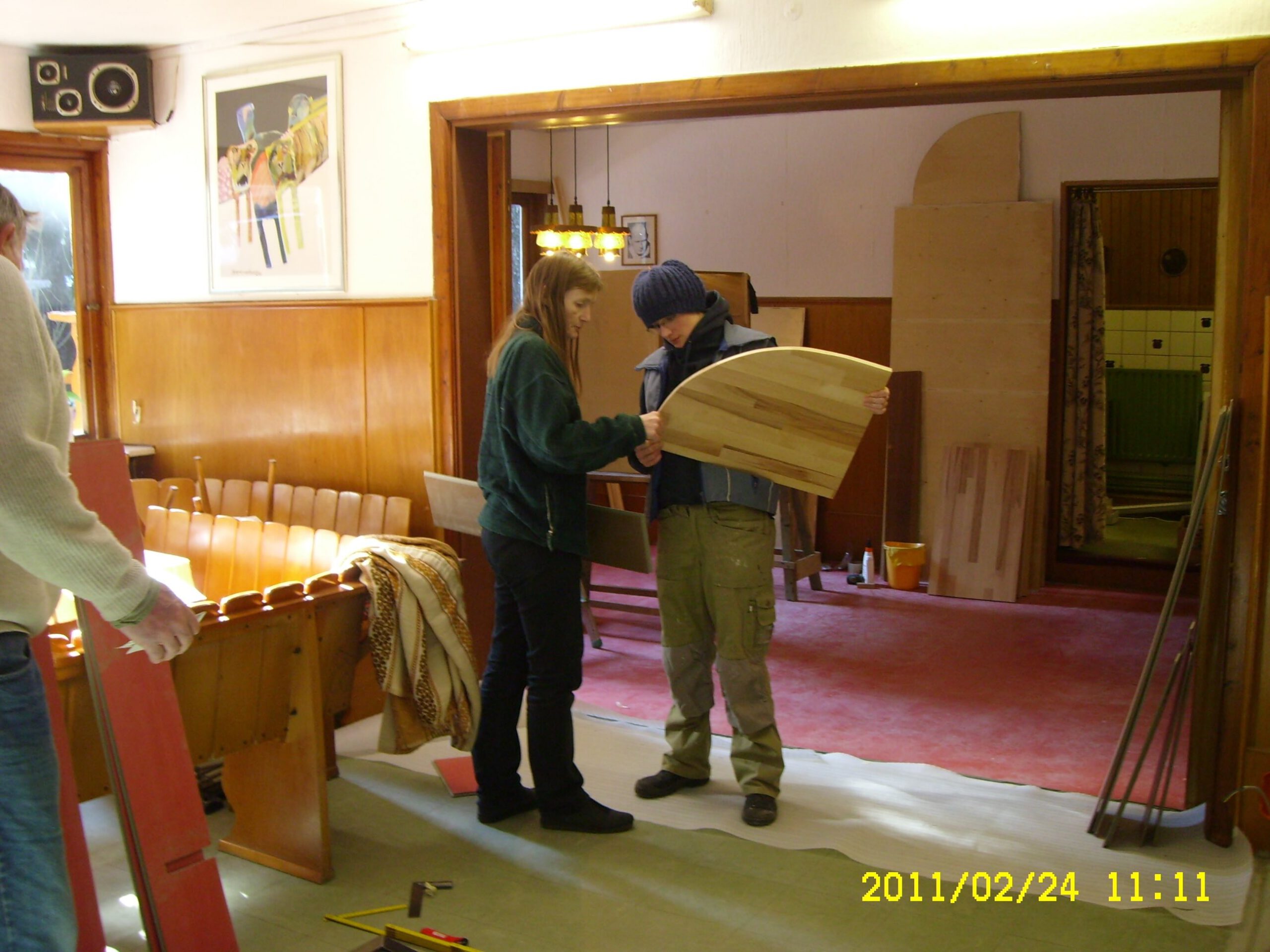 Bauwochen in Heideruh. Bild zeigt zwei Frauen beim Tresen Neubau.