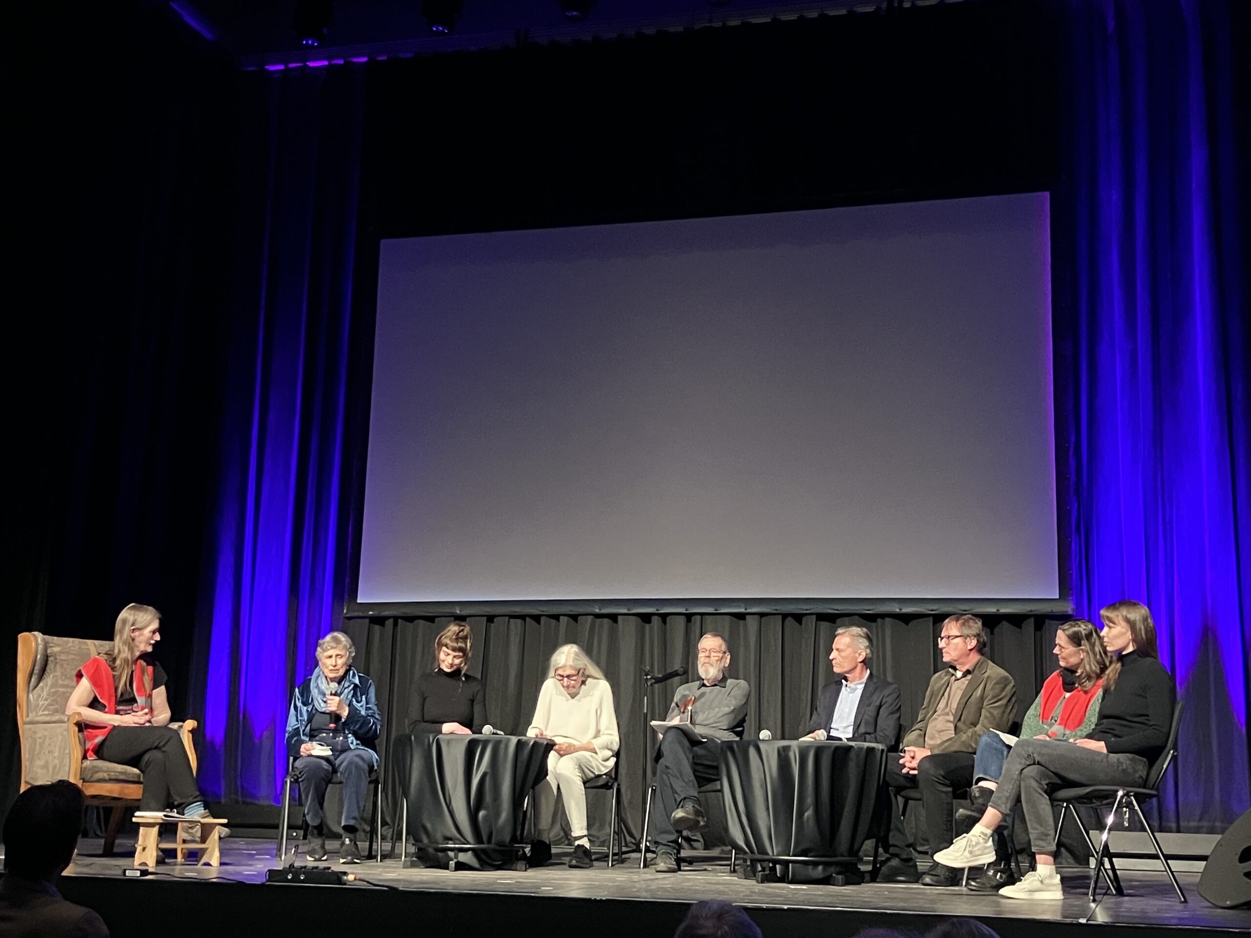 Heideruh Empore Veranstaltung 19.04.2026, Bild zeigt Podium (HM)