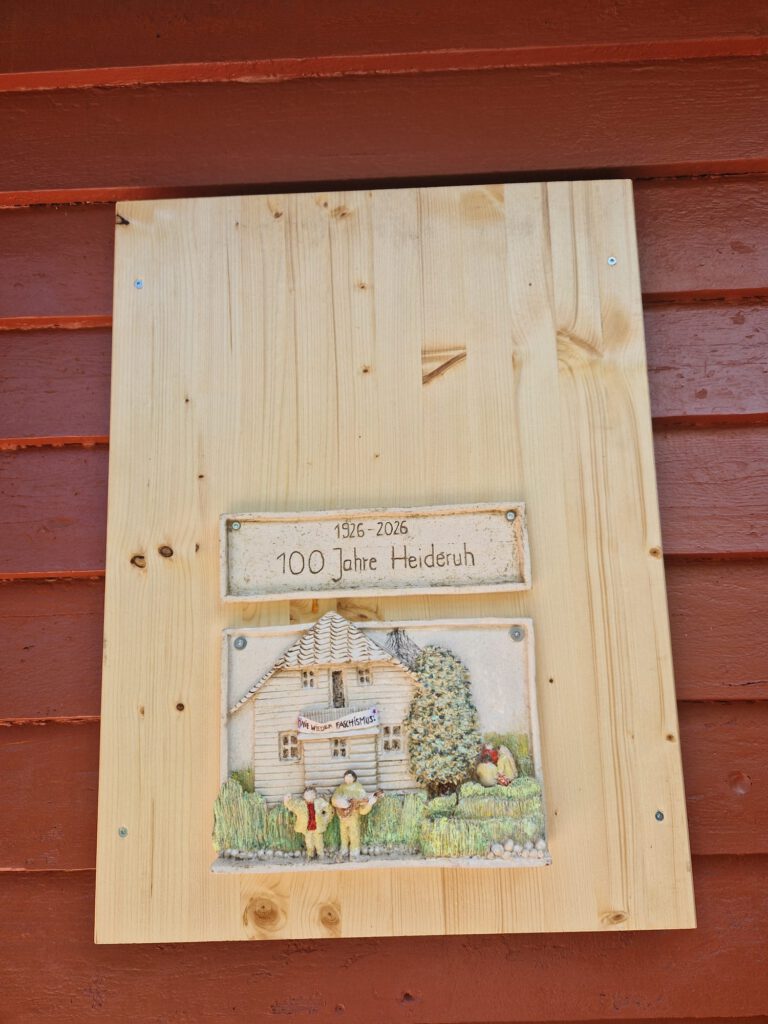 VVN Geschenk Holztafel mit 1926-2026 100 Jahre Heideruh