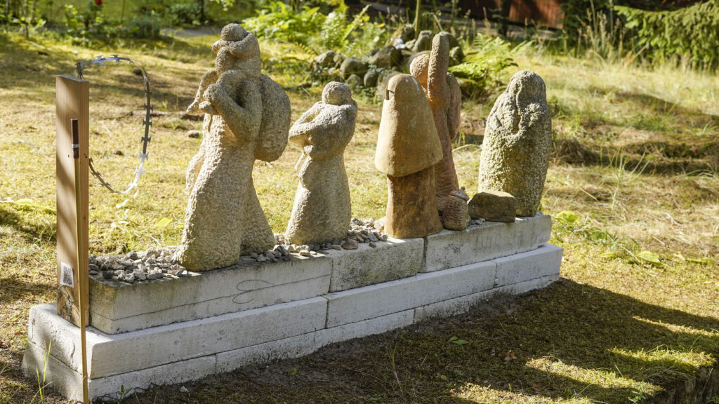 Skulptur als Geschenk der VVN Niedersachsen
